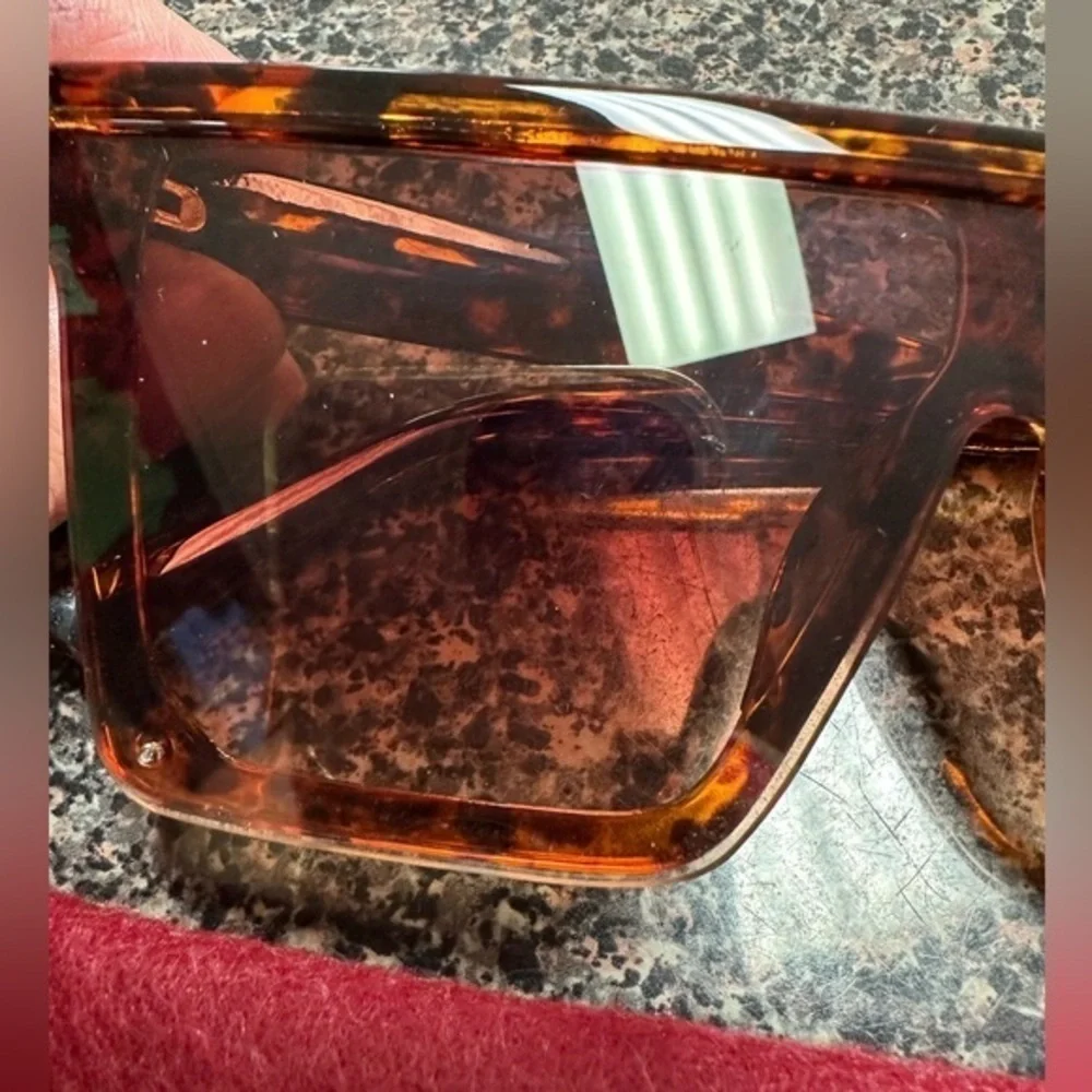 FEISEDY oversized square sunglasses